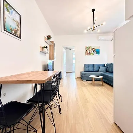 Royal Golem (Tirana)