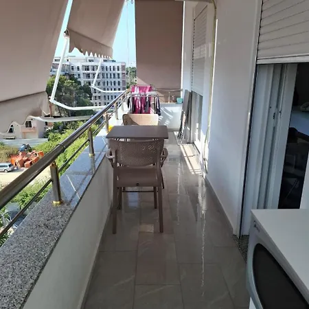 Royal Golem (Tirana)