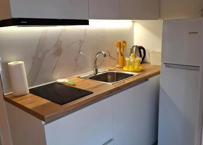 Royal * Golem (Tirana)