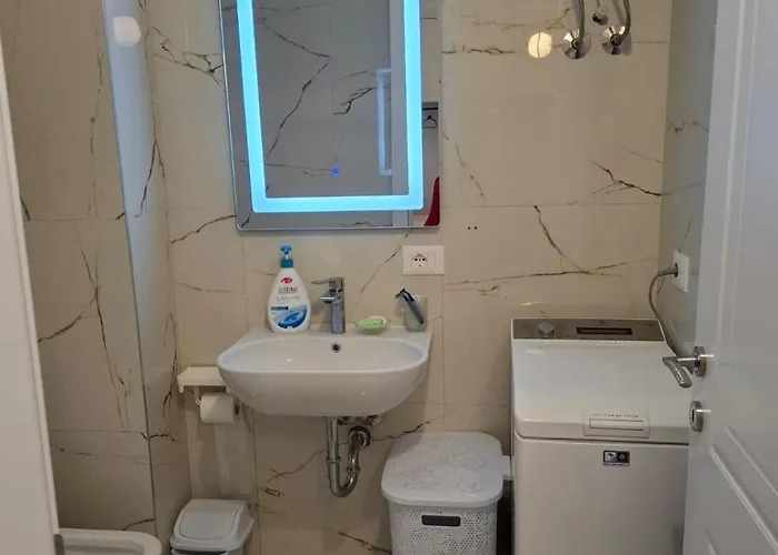 Royal * Golem (Tirana)