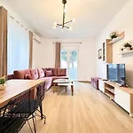 Royal Daire Golem (Tirana)