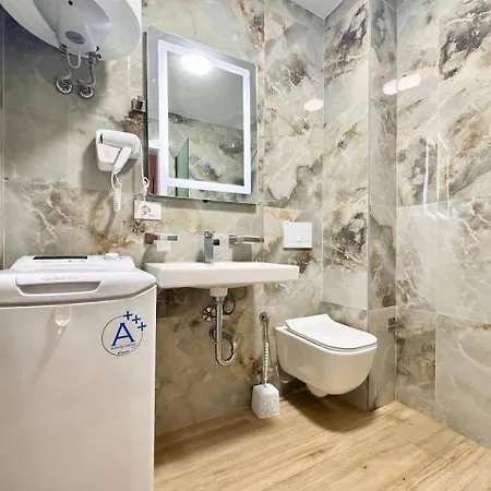 Royal Apartman Golem