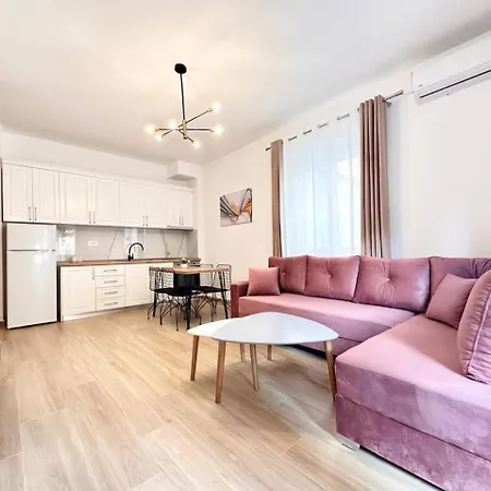 Royal Apartman Golem