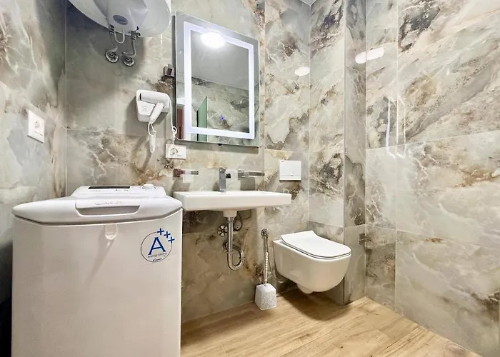 Royal Appartamento Golem (Tirana)