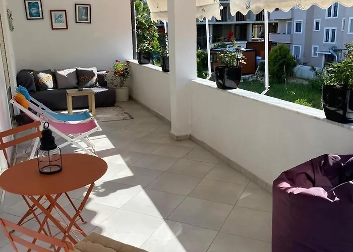 Royal Appartamento Golem (Tirana)