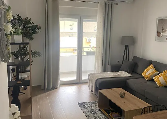 Royal Golem (Tirana)