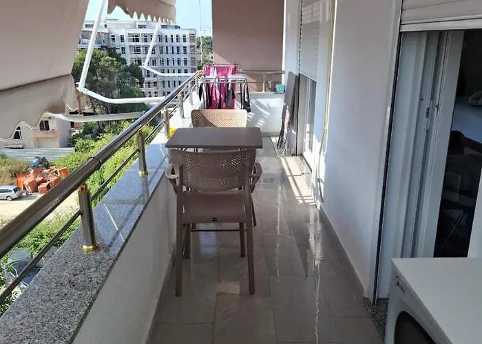 Royal Golem (Tirana)